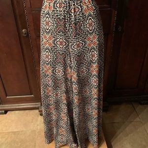 Roz and Ali (size 1X) Wide Leg Black and Rust Palazzo Pants with Elastic